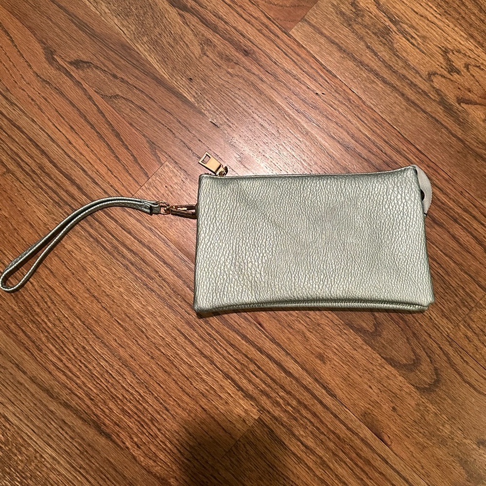 Elegant Light Blue/Silver Metallic Wristlet Clutch